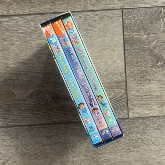 Dora the Explorer 3 dvd box collection - Picture 3 of 4